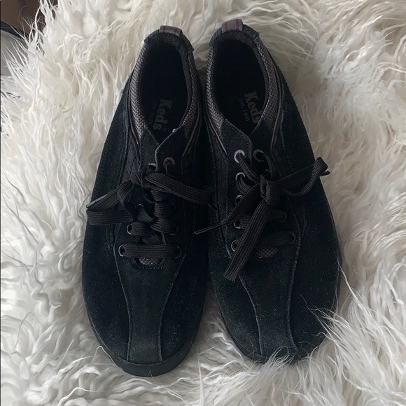 5 for 20 KEDS Black Suede arch support sneakers EUC - Picture 2 of 7
